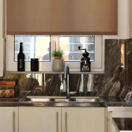 Old Town - Bright & Fully Equipped